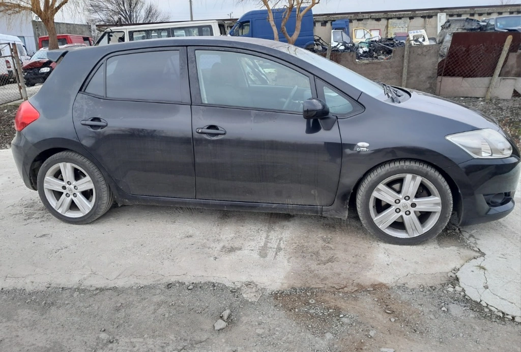 Toyota Auris 2.2D CAT снимка 5