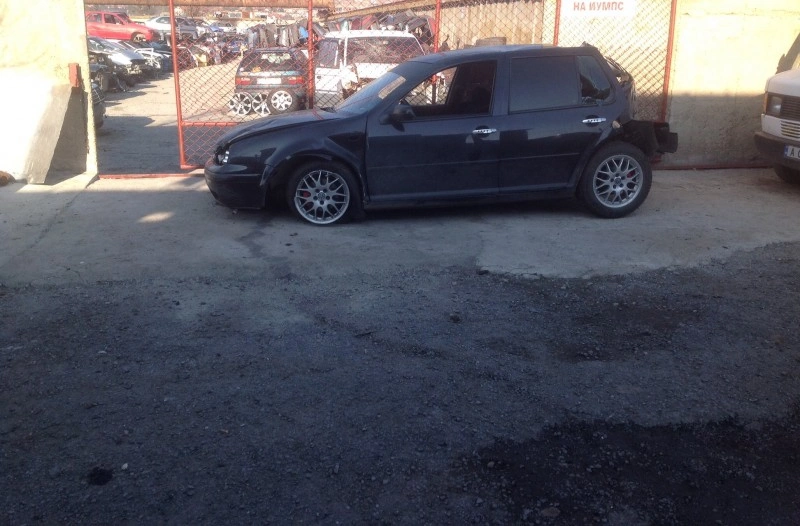 VW Golf 1.6i