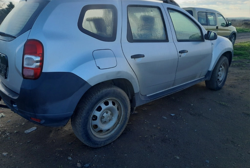 Dacia Duster 1.6i снимка 7