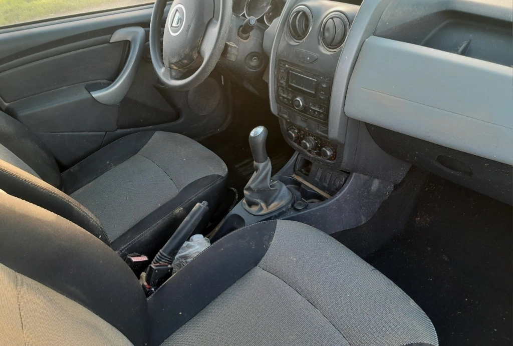 Dacia Duster 1.6i снимка 5