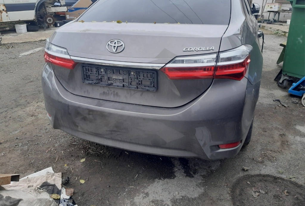 Toyota Corolla 1.6i снимка 5