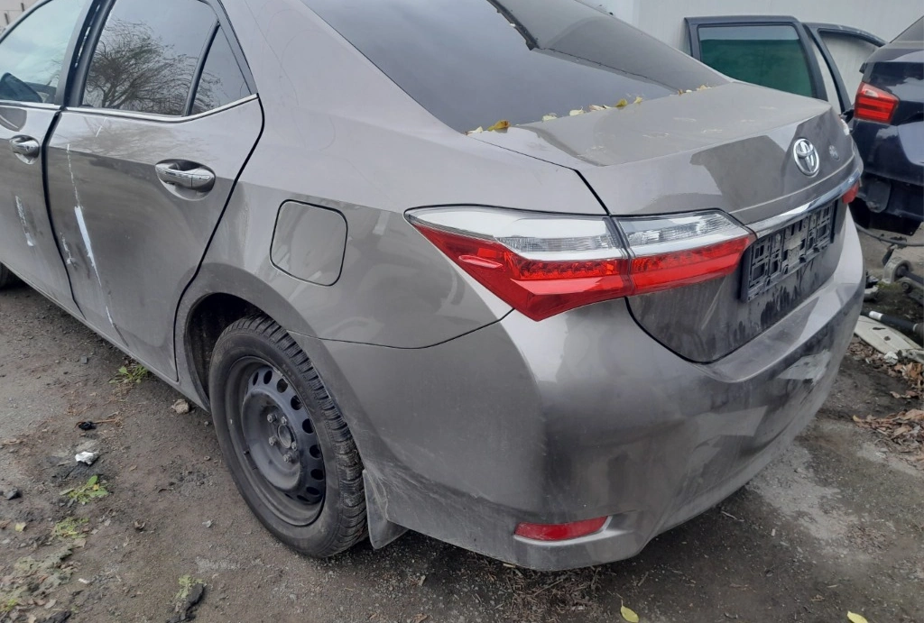 Toyota Corolla 1.6i снимка 4