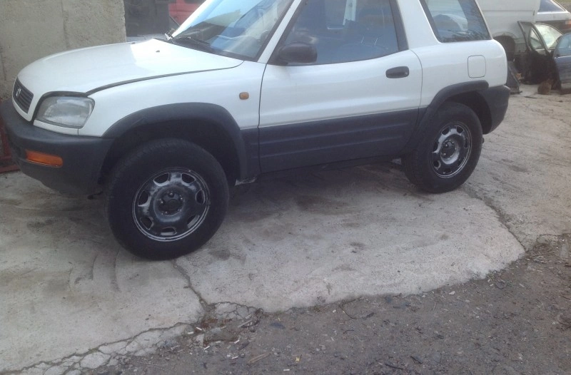 Toyota RAV 4 2.0I снимка 2