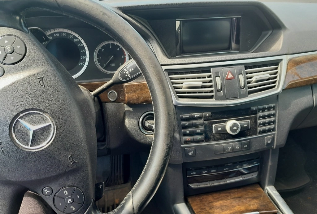 Mercedes-Benz E 200 200CDI снимка 6