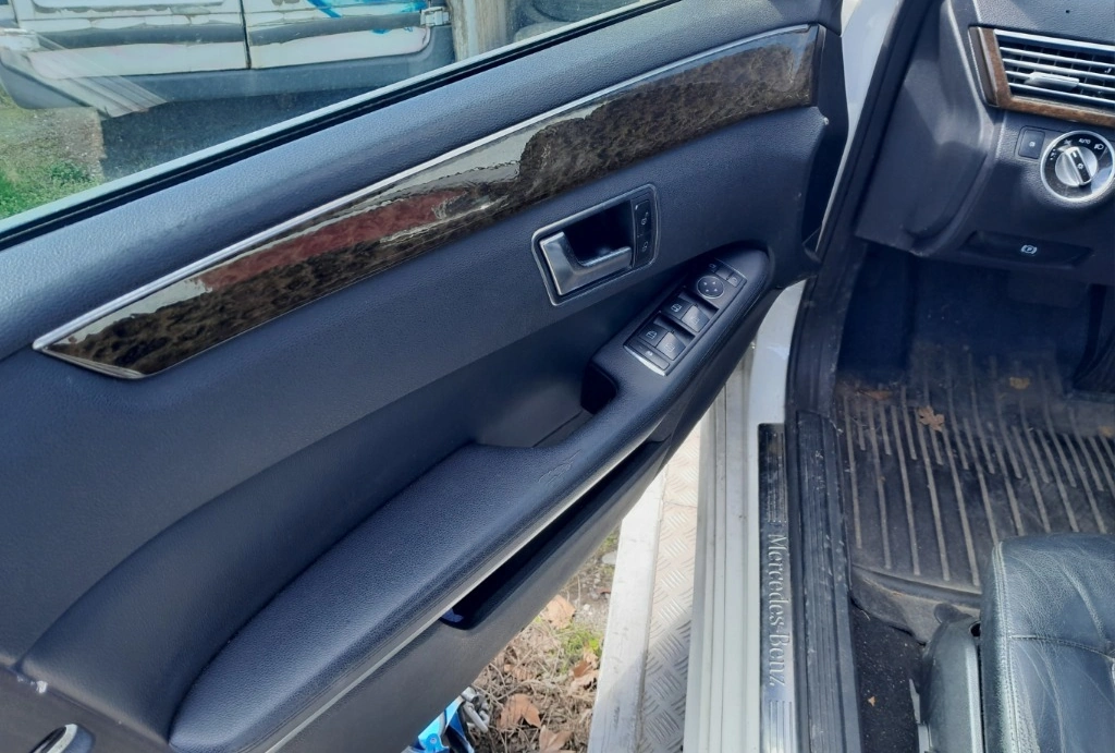 Mercedes-Benz E 200 200CDI снимка 8