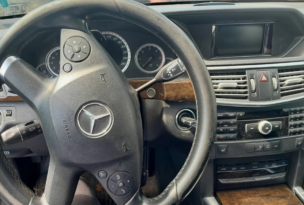 Mercedes-Benz E 200 200CDI снимка 4