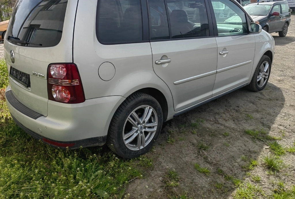 VW Touran 2.0TDI BMM снимка 7