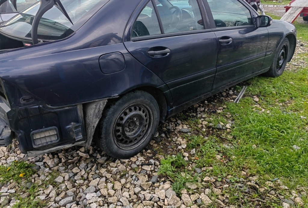 Mercedes-Benz C 220 2.2CDI снимка 3