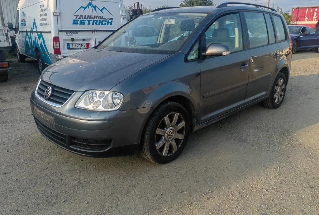 VW Touran 2.0TDI BKD снимка 2