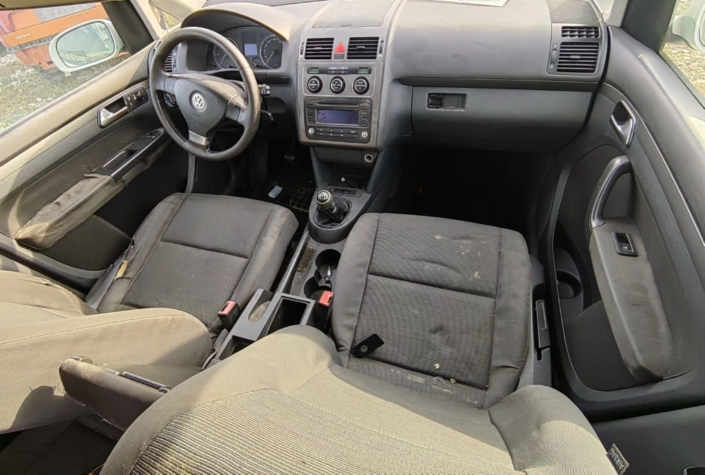 VW Touran 1.9TDI BXE 6ск снимка 8