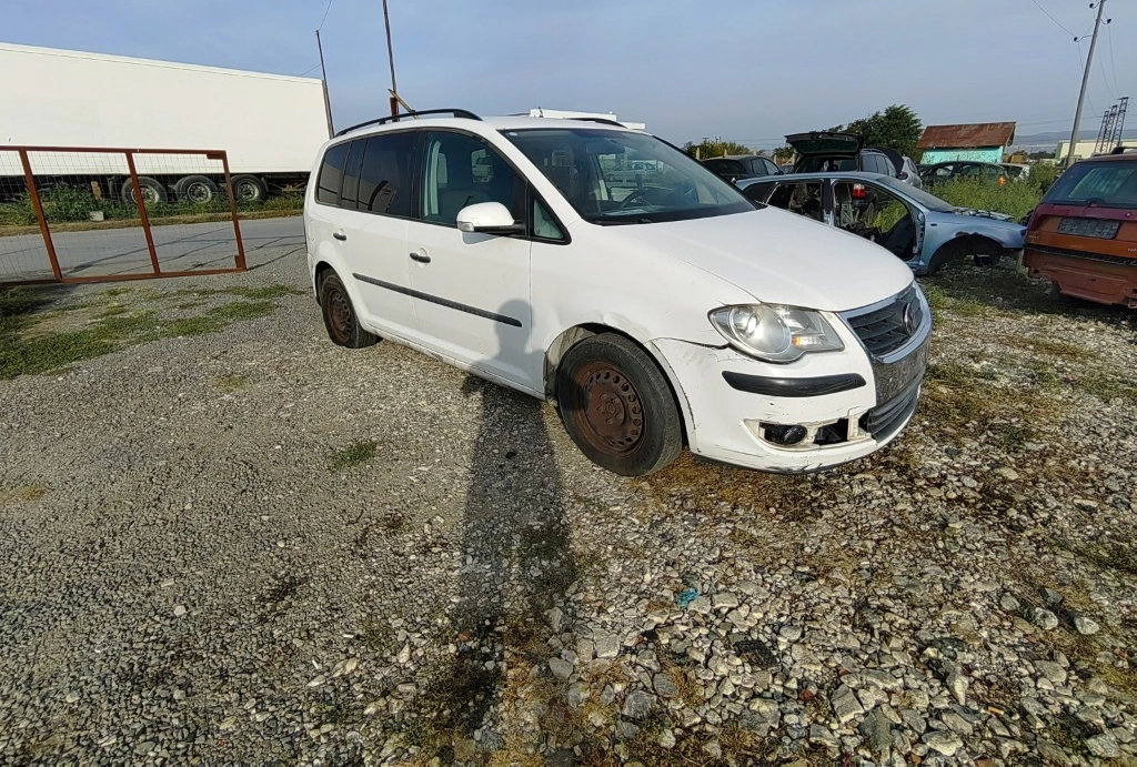 VW Touran 1.9TDI BXE 6ск снимка 2