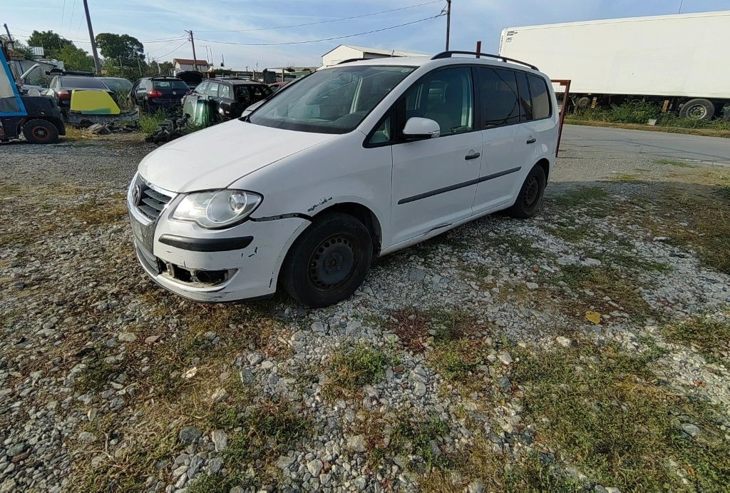 VW Touran 1.9TDI BXE 6ск снимка 3