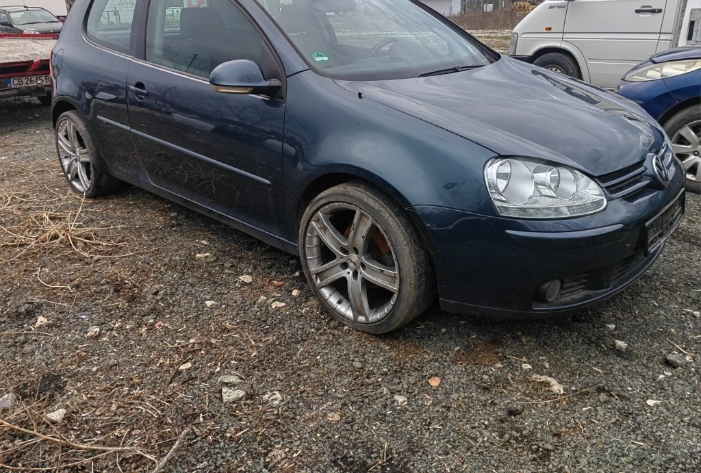 VW Golf 1.6FSI снимка 2