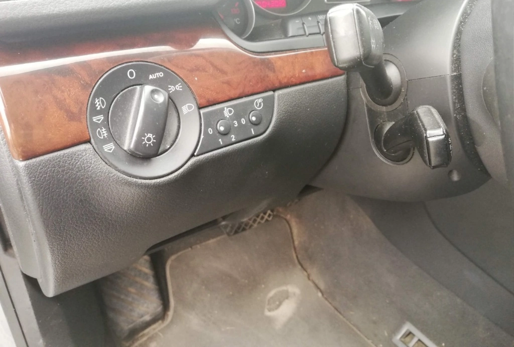 Audi A4 2.0TDI снимка 8