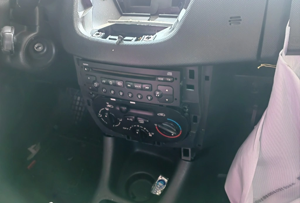 Peugeot 206 Plus 1.4i снимка 3