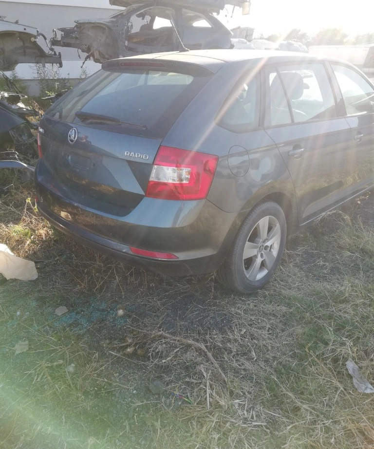 Skoda Rapid 1.6TDI снимка 2
