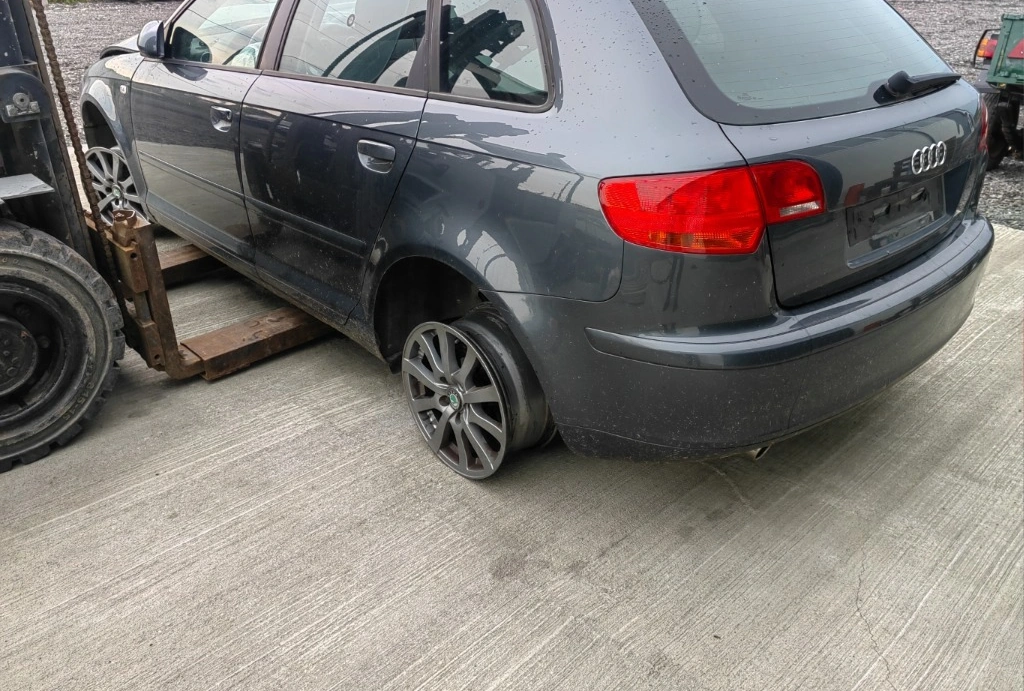 Audi A3 Sportback 1.6i BUG 5ск снимка 4