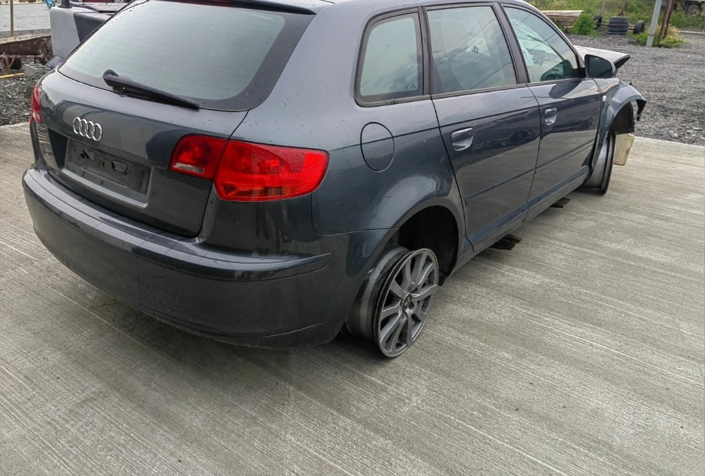 Audi A3 Sportback 1.6i BUG 5ск снимка 3