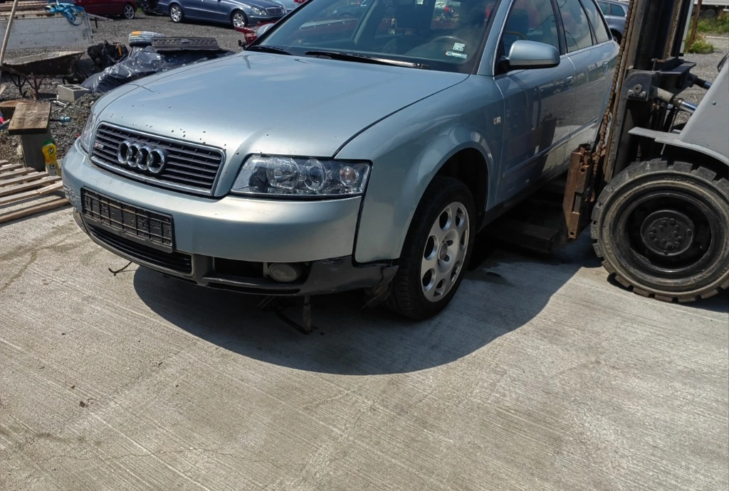 Audi A4 1.9tdi 131 снимка 2