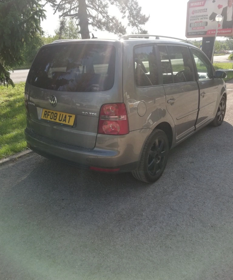 VW Touran 1.9TDI 6скорост снимка 5