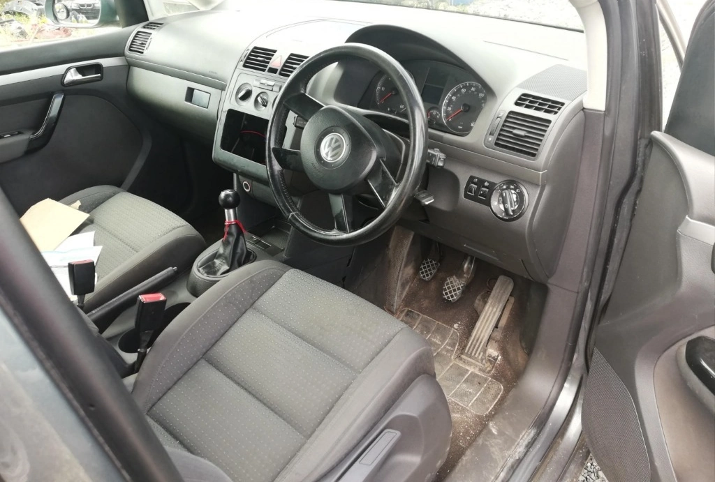 VW Touran 1.9TDI AVQ 6ск снимка 8