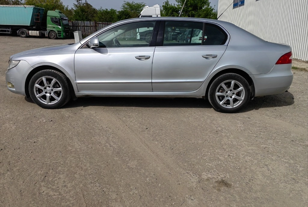 Skoda Superb 2.0TDI снимка 2