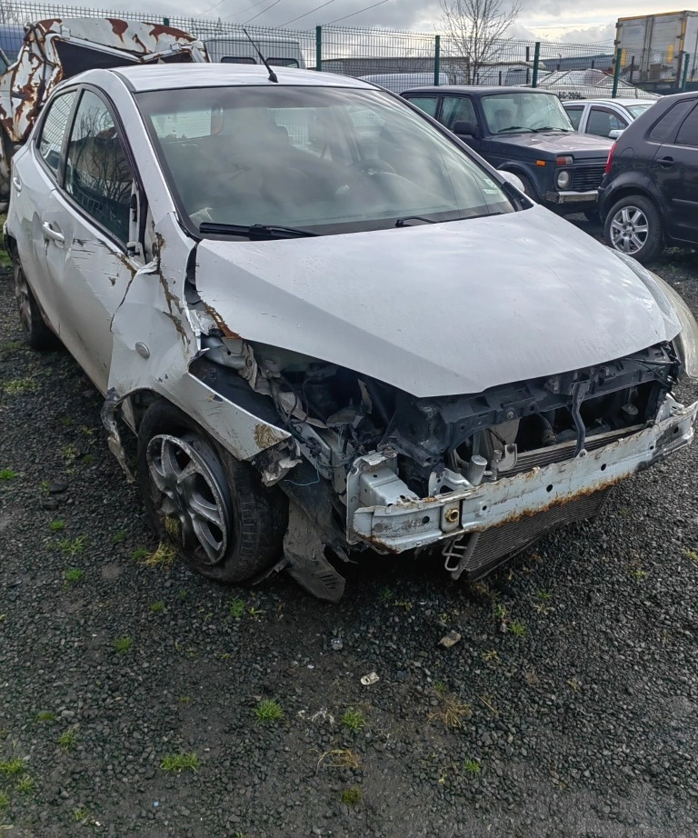 Mazda 2 1.hdi снимка 6