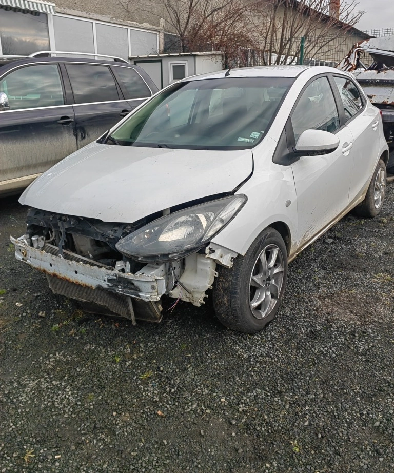 Mazda 2 1.hdi снимка 4