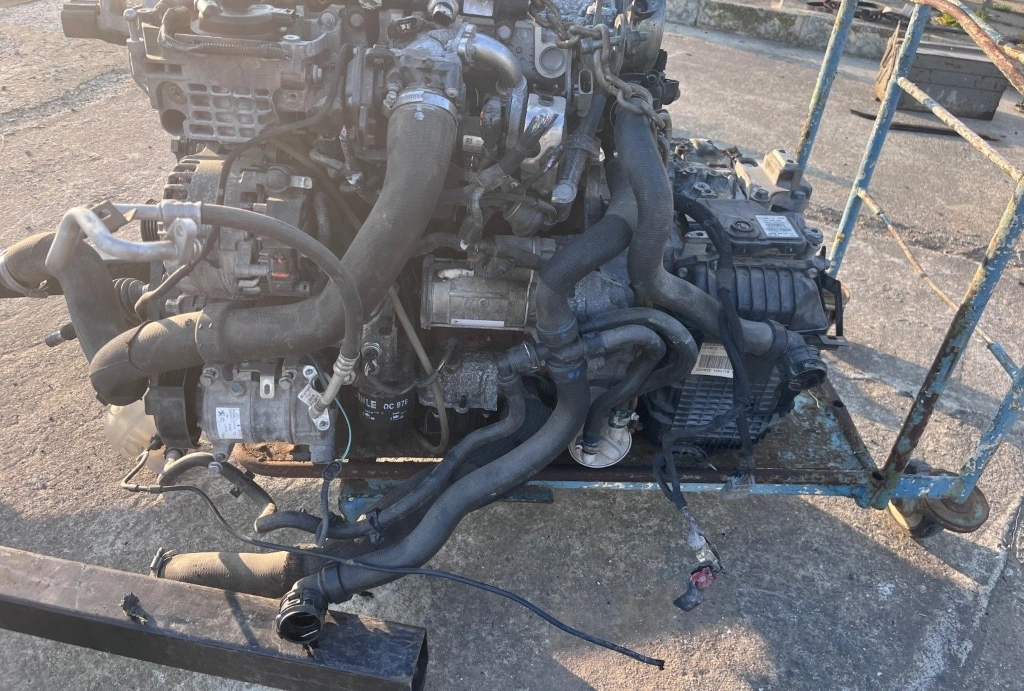 Peugeot 3008 2.0hdi 180кс GT снимка 2