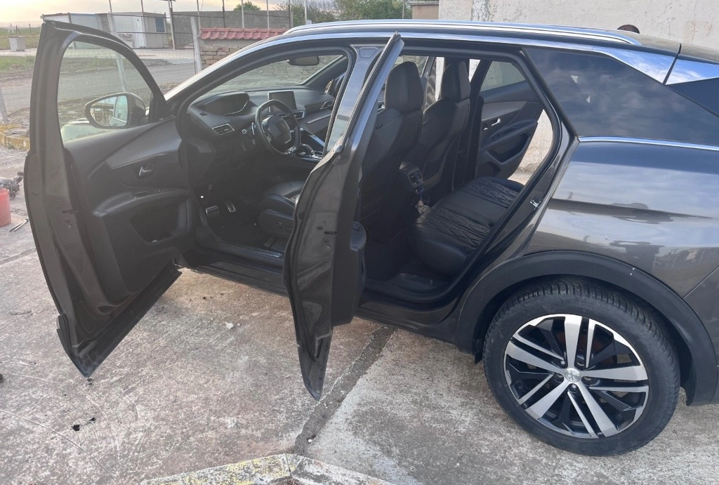 Peugeot 3008 2.0hdi 180кс GT снимка 4